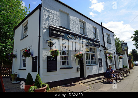 La Old Manor Inn, Manor Road, Walton-on-Thames, Surrey, England, Regno Unito Foto Stock