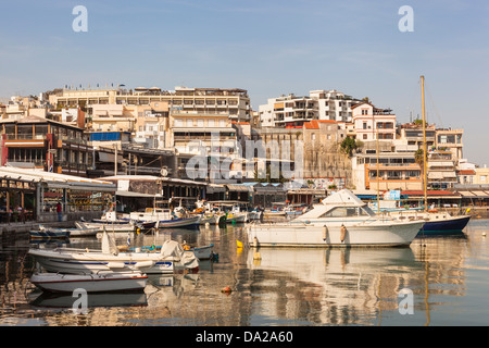 Porto Mikrolimano, baia di Mikrolimano, Pireo di Atene, Grecia Foto Stock