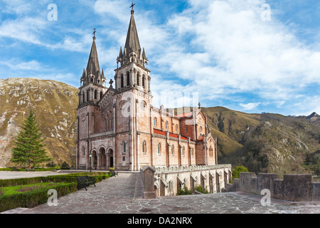 Basilica di Nostra Signora di battaglie a Covadonga, Asturias, Spagna. Foto Stock