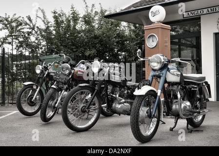 Ton fino al giorno di Brooklands Museum trionfo Club parcheggio Foto Stock