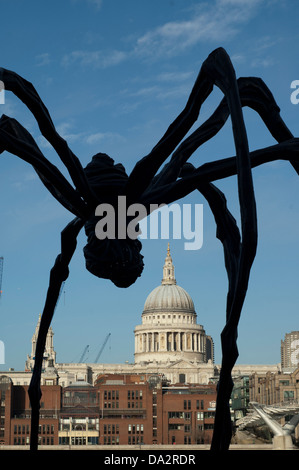 'Maman' da Louise Bourgeois, esposti alla Tate Modern di Londra nel 2007 Foto Stock