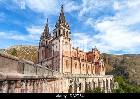 Basilica di Nostra Signora di battaglie a Covadonga, Asturias, Spagna. Foto Stock