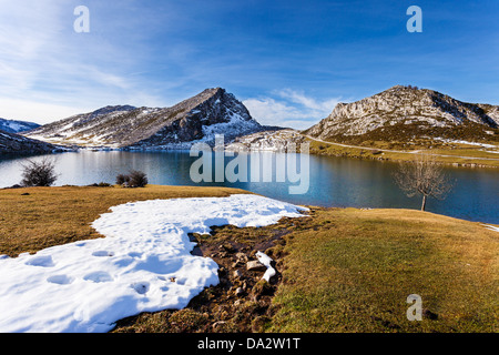 Lago Enol "Lagos de Covadonga', Asturias,Spagna. Foto Stock