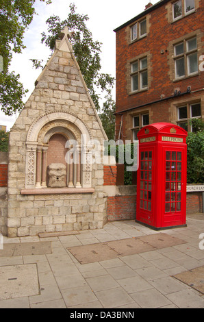 Caratteristica architetturale a Altab Ali Park a Londra in Inghilterra Foto Stock