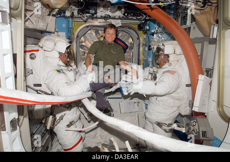 Spazio prima della NASA ISS femmina comandante astronauta Peggy Whitson A. su Ott. 10, 2007 comandando la Stazione Spaziale Internazionale Foto Stock