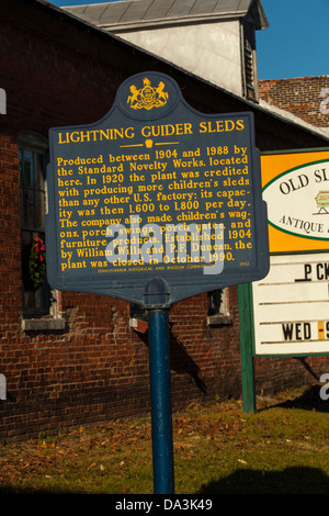 Duncannon è un borgo in Perry County, Pennsylvania, che deriva il suo nome da Duncan dell isola nel fiume Susequehanna. Il fulmine conduttrice slittini sono stati fabbricati in Duncannon dal 1904 fino al 1988. Foto Stock