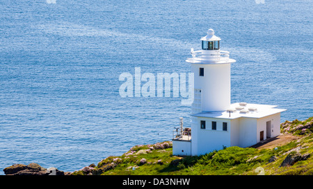 Gli anni sessanta Premnoplex Du Lighthouse vicino a LAMORNA COVE Cornwall Inghilterra REGNO UNITO Foto Stock