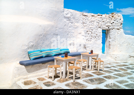 Tradizionale vicolo greca sull'isola di Mykonos, Grecia Foto Stock