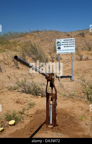 Fiume Kuiseb foro di trivellazione, vicino a Walvis Bay, Namibia, Africa Foto Stock
