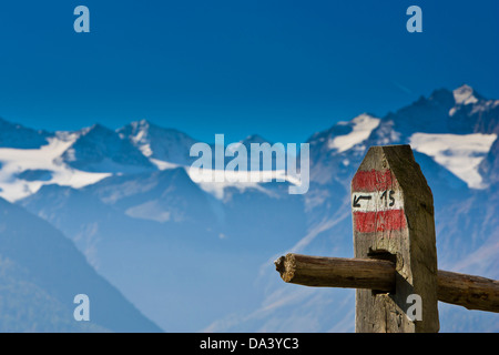 Sentiero alpino guida in corrispondenza della zona di montagna Ortler, Alto Adige, Italia, Europa, 2012 Foto Stock