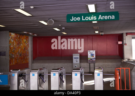 People Mover Joe Louis Arena stazione è visto a Detroit (MI) Foto Stock