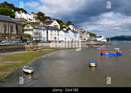 Il pittoresco lungomare a Aberdovey (o) Aberdyfi Gwynedd, Wales, Regno Unito prese a fine giornata Foto Stock