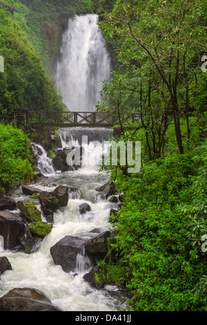 Peguche falls, Otavalo, provincia di Imbabura, Ecuador Foto Stock