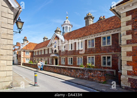 Matrone College in un angolo della cattedrale vicino, Salisbury Wiltshire, Inghilterra REGNO UNITO Foto Stock