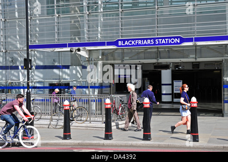 Londra, Inghilterra, Regno Unito. Blackfriars Station ingresso (metropolitana) Foto Stock