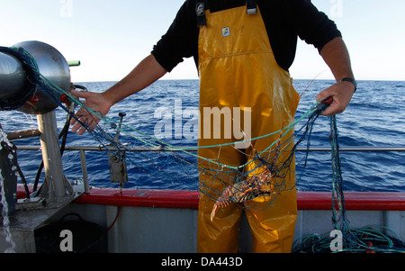 All'interno di un Gill net aragoste barca da pesca. Foto Stock