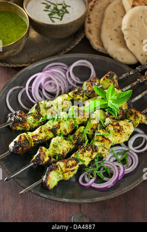 Hariyali spiedini di pollo aromatizzato con la menta e coriandolo India cibo Foto Stock