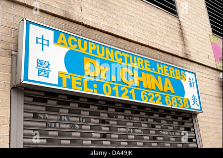 Dr cina agopuntura erbe shop Birmingham nel quartiere cinese Foto Stock