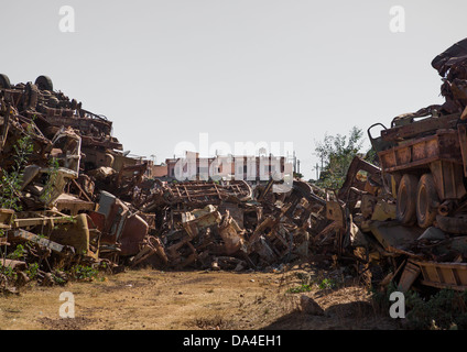 Ville di lusso di fronte al cimitero del serbatoio, Asmara, Eritrea Foto Stock