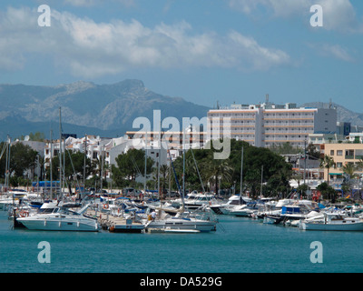 Port d'Alcudia, Mallorca, Spagna Foto Stock