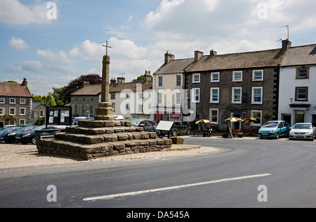 Mercato nel villaggio estivo di Middleham Wensleydale North Yorkshire Dales Inghilterra Regno Unito Gran Bretagna Foto Stock