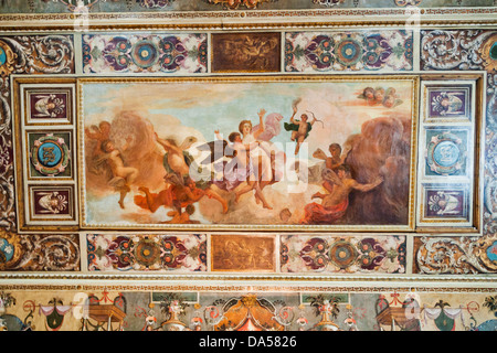 Inghilterra, Londra Greenwich, Queen's House, il soffitto dipinto in regina della camera letto raffigurante il passaggio di notte in giorno Foto Stock