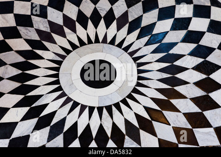 Inghilterra, Londra Greenwich, Queen's House, la grande sala, pavimento a mosaico Pattern Foto Stock