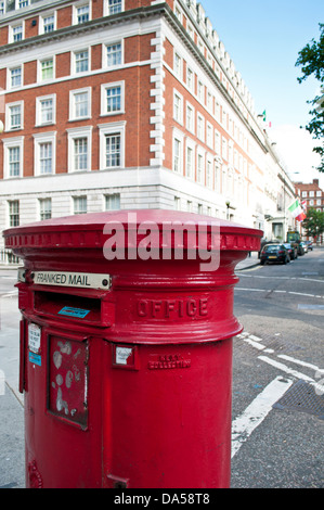 Royal Mail casella postale, Grosvenor Square, Londra, W1, Regno Unito Foto Stock