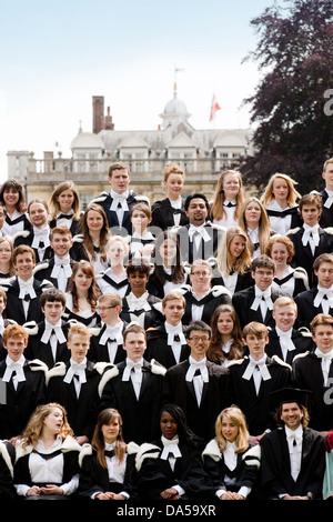 Cerimonia di laurea sul giorno di graduazione, Clare College di Cambridge University gli studenti laureandosi, England Regno Unito Foto Stock