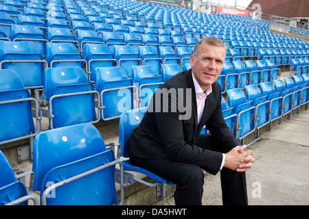 Alec Stewart raffigurato all Headingley Cricket Ground, Leeds Foto Stock