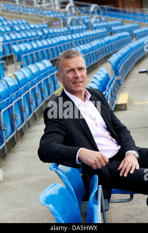 Alec Stewart raffigurato all Headingley Cricket Ground, Leeds Foto Stock