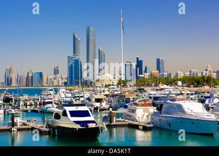 Emirati Arabi Uniti, Emirati arabi, del Medio Oriente, Abu Dhabi, città, Skyline, Mercato Centrale, Tower Tower, architettura, barche, edifici, d Foto Stock