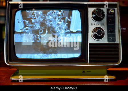 Un vecchio Zenith televisione in bianco e nero. Foto Stock