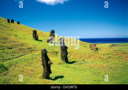 Ranu Raraku Isola di Pasqua Moais (statue di pietra) Foto Stock