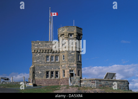 Torre Gabot, segnale Hall, nazionale, storico sito, San Giovanni, Terranova, Canada, Bandiera, cielo blu, cannone, castello, Torre, BRI Foto Stock