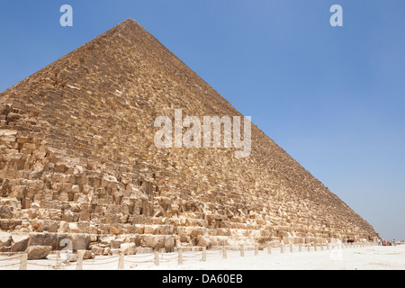 Grande Piramide di Giza, noto anche come piramide di Khufu e piramide di Cheope, Giza, il Cairo, Egitto Foto Stock