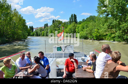 Vienna, Austria, viaggio in barca sul Canale del Danubio Donaukanal Foto Stock