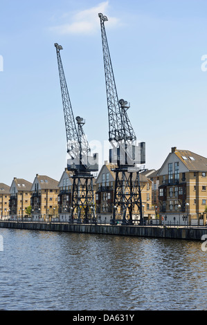 Nuovo alloggiamento dello sviluppo presso il Royal Victoria Dock, Londra, Inghilterra, Regno Unito. Foto Stock