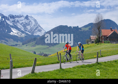 Tour in bicicletta, area di Appenzell, Canton, SG, San Gallo, bicicletta, biciclette, moto, in sella ad una bicicletta, Appenzell, Innerroden, Alpstein Foto Stock