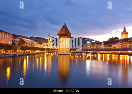 Il Ponte della Cappella, Lucerna, Lucerna, bridge, notte scura, città, Canton, LU, Svizzera, Europa, fiume, flusso, Reuss Foto Stock
