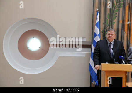 Nicosia, Cipro. 05 Luglio, 2013. Ministro degli esteri cipriota Ioannis Kasoulides incontro con il Vice Primo Ministro e Ministro degli Affari Esteri di Grecia, Evangelos Venizelos a Nicosia il 5 luglio 2013. Credito: Yiannis Kourtoglou/Alamy Live News Foto Stock