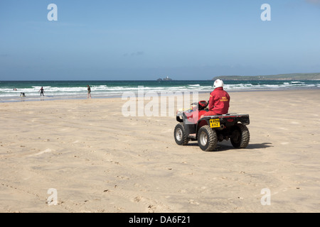 Il Royal National scialuppa di salvataggio istituzione bagnino, Cornish Costa Nord, Cornwall, Regno Unito Foto Stock