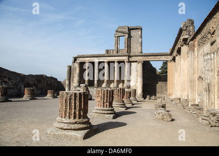 Antiche rovine nel forum di Pompei Foto Stock