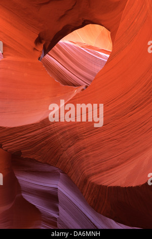 Le linee e le strutture ad abbassare Antelope Canyon, Page Arizona Foto Stock