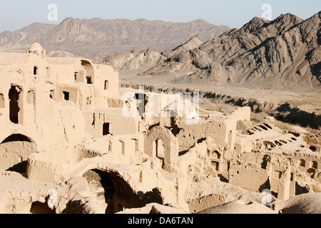 Deserto antico villaggio di Kharanaq vicino a Yazd, Iran centrale Foto Stock