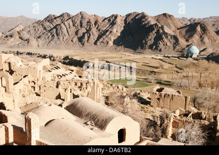 Deserto antico villaggio di Kharanaq vicino a Yazd, Iran centrale Foto Stock
