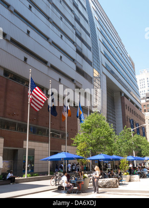 Baruch College, XXV strada pedonale interinale Plaza, Bernard Baruch modo, NYC Foto Stock