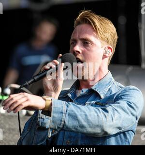 Hyde Park, London, Regno Unito. 5 Luglio, 2013. Kaiser Chiefs gioca Barclaycard presenta British Summer Time Hyde Park il 05/07/2013 a . Persone nella foto: Ricky Wilson. Foto di Julie Edwards Foto Stock