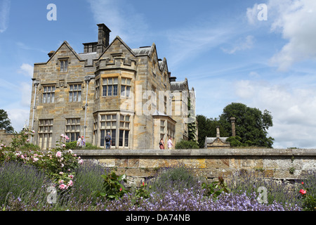 La residenza vittoriana a Scotney Castle, Lamberhurst, Kent, Regno Unito Foto Stock