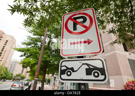 Parcheggio non trainare il segno di zona Foto Stock